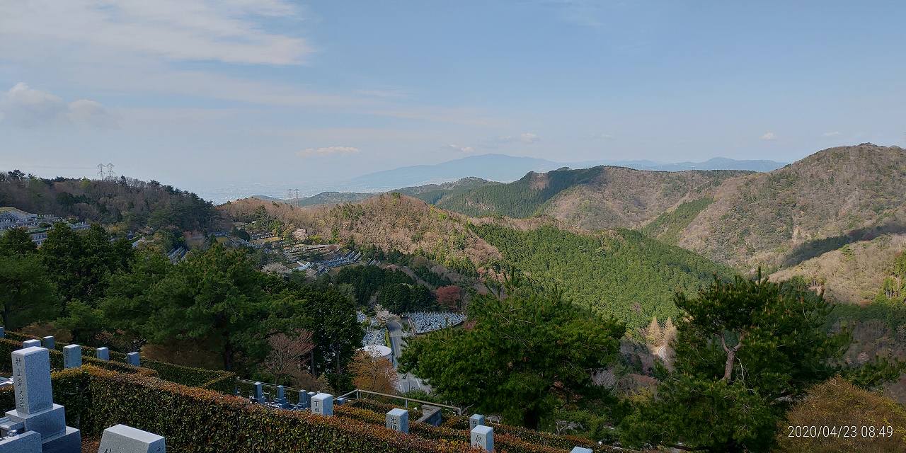 8区5番あずま家から階段墓域風景