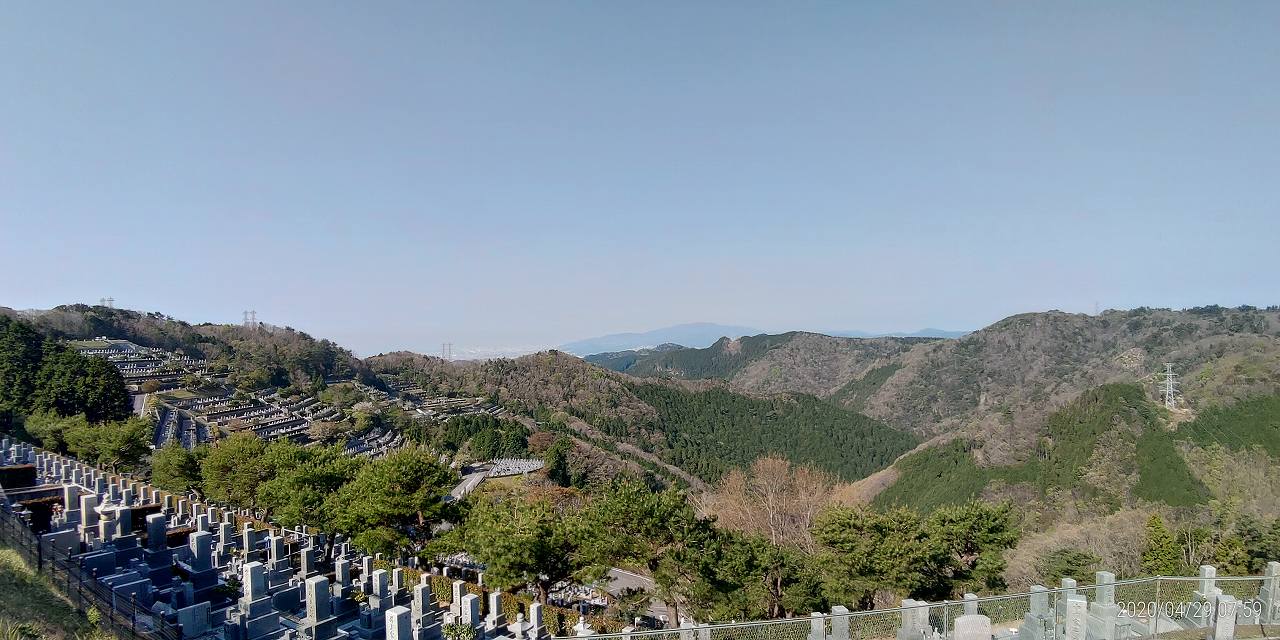 8区4/5番枝道から階段墓域風景