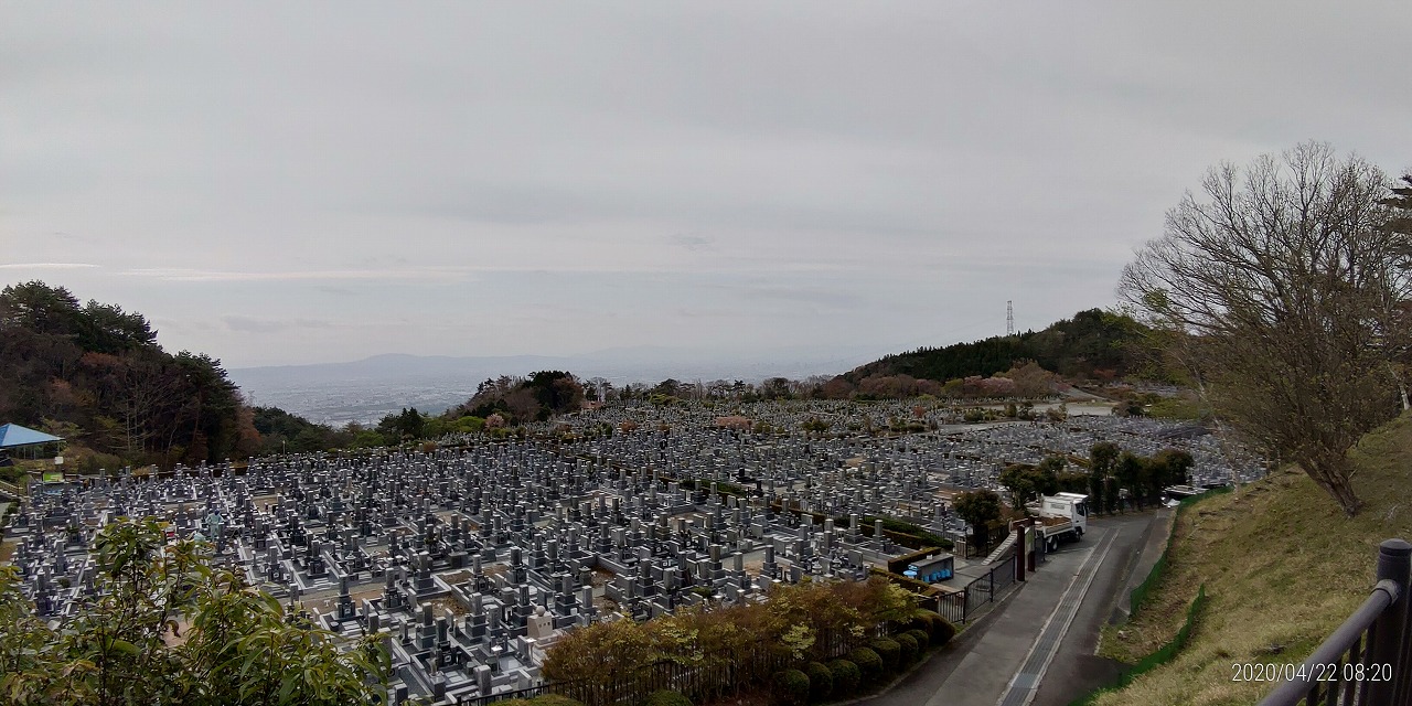 11区1番墓所から園内（南）風景