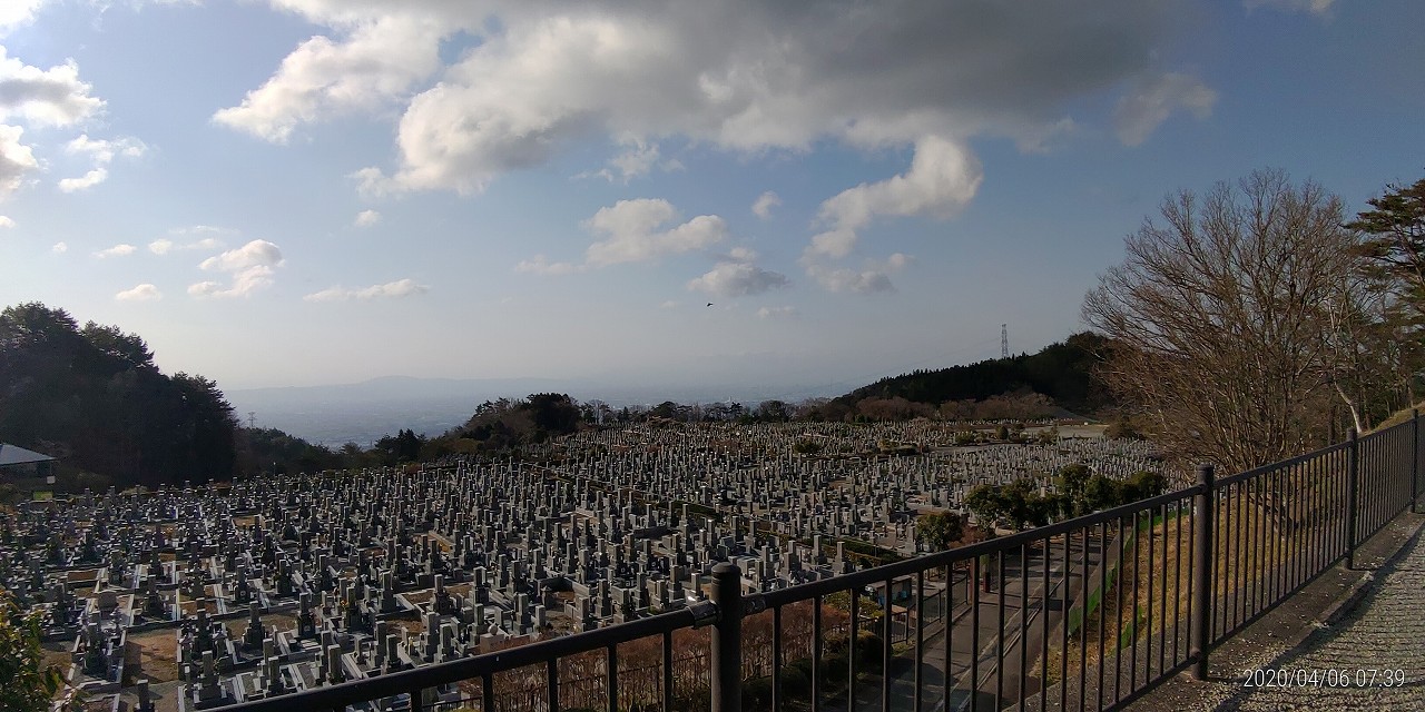 11区1番墓所から園内（南）風景