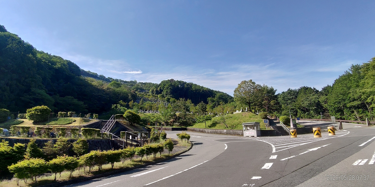 バス通り・5区バス停風景