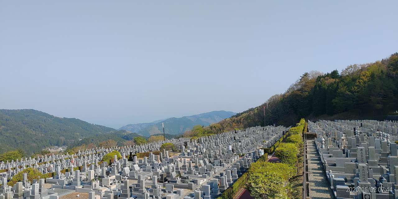 11区7番墓所から園内（北）風景