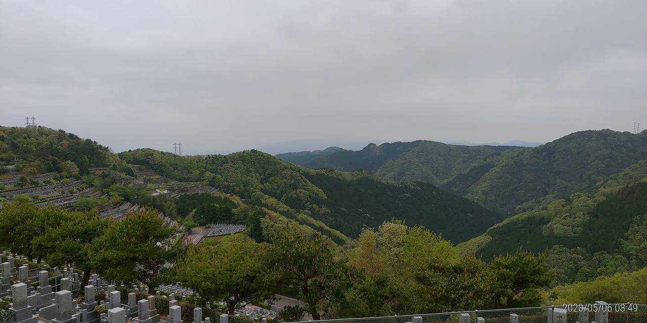 8区4/5番枝道から階段墓域風景