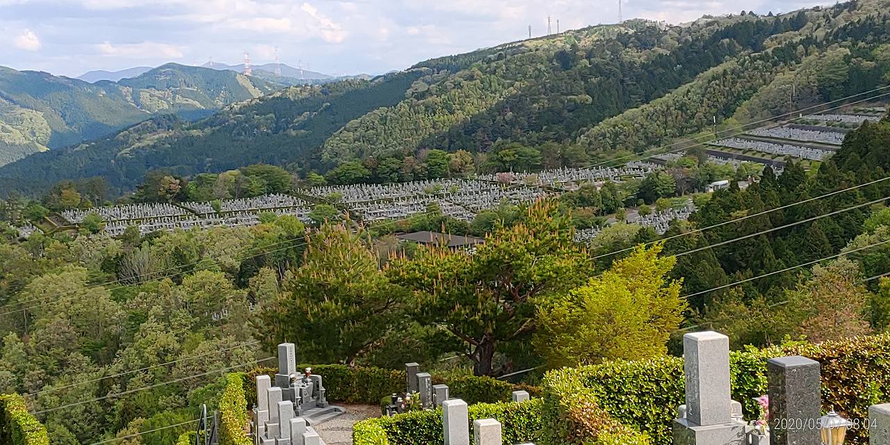 8区5番あずま家から2/3区墓所風景