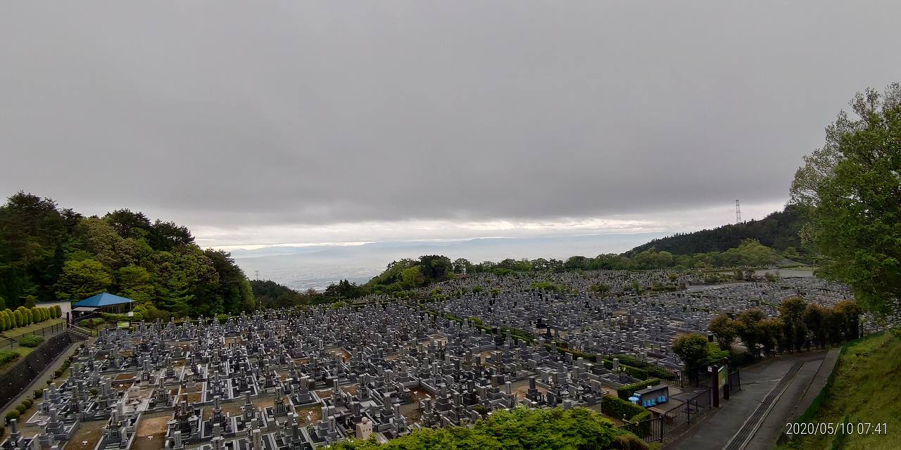 11区1番墓所から園内（南）風景