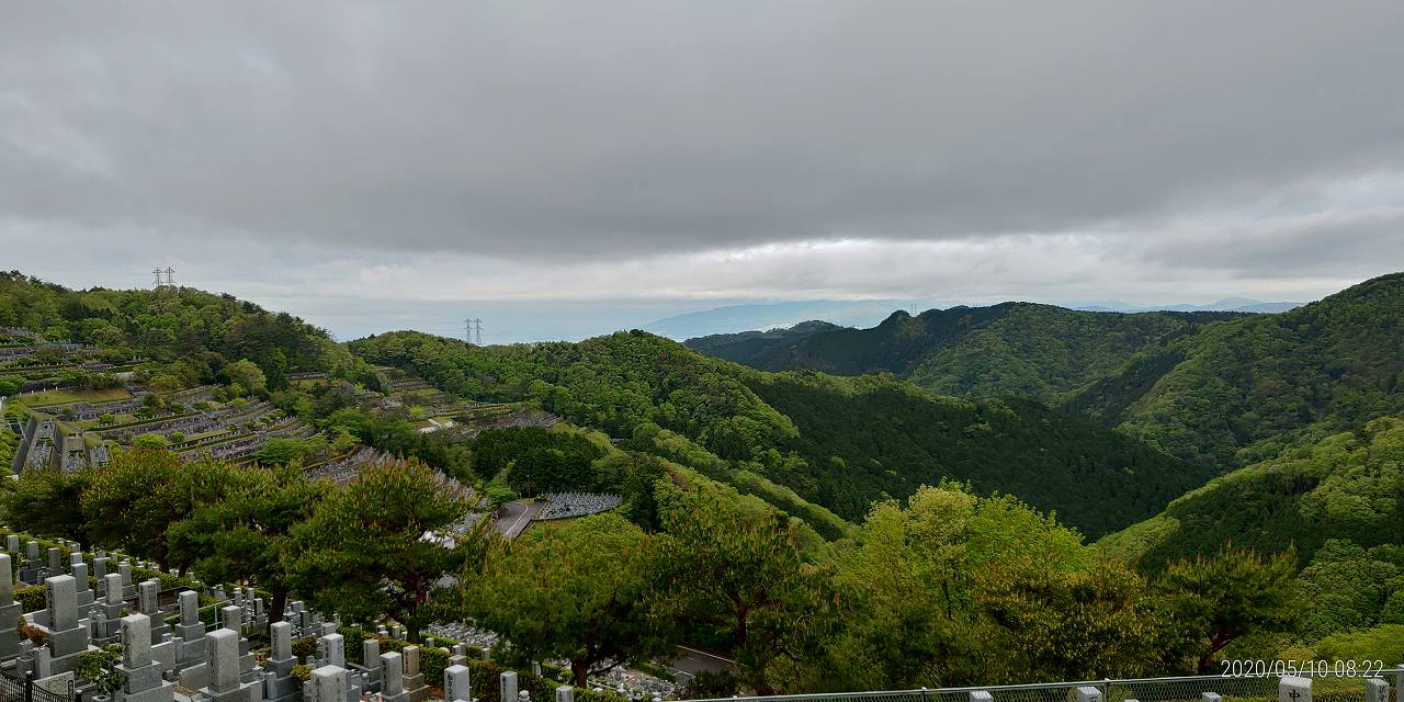 8区4/5番枝道から階段墓域風景