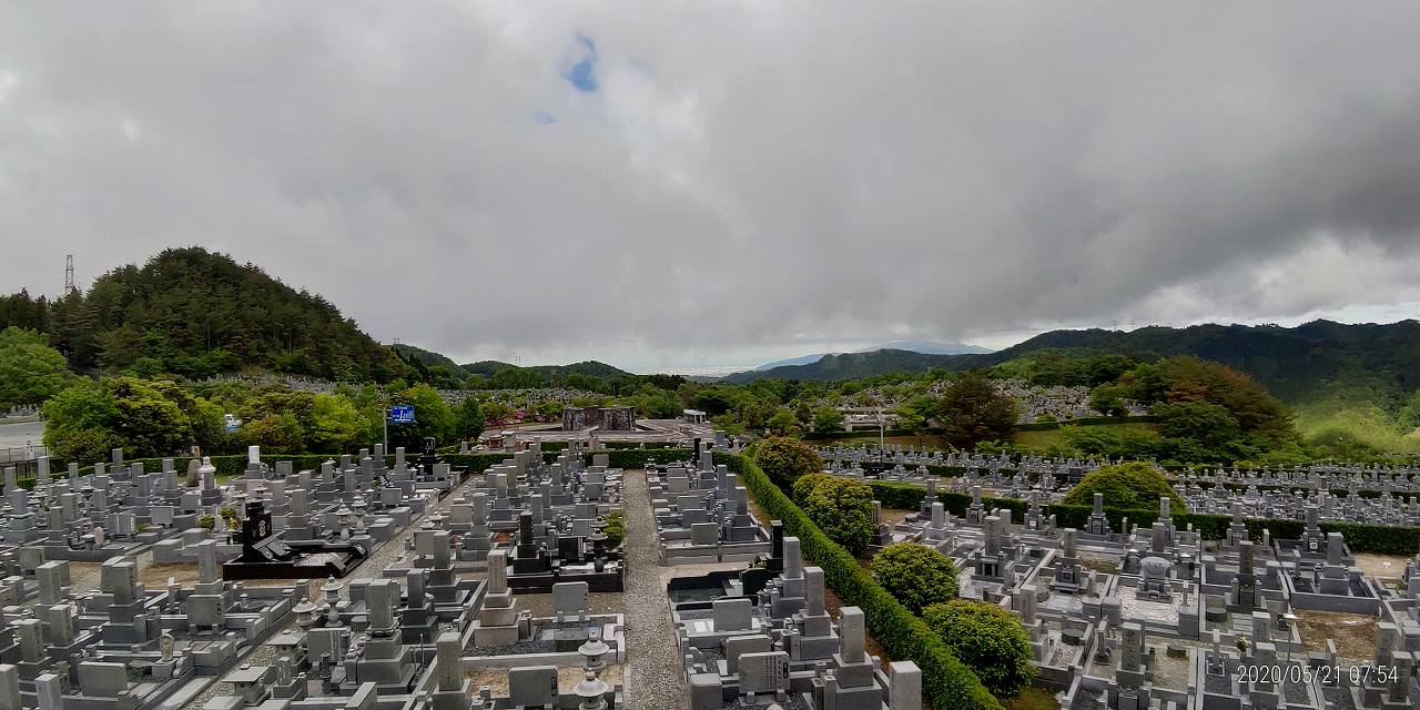 11区7番墓所から園内（南）風景