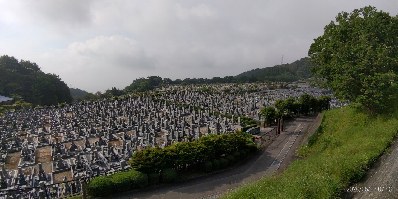 11区1番墓所から園内（南）風景