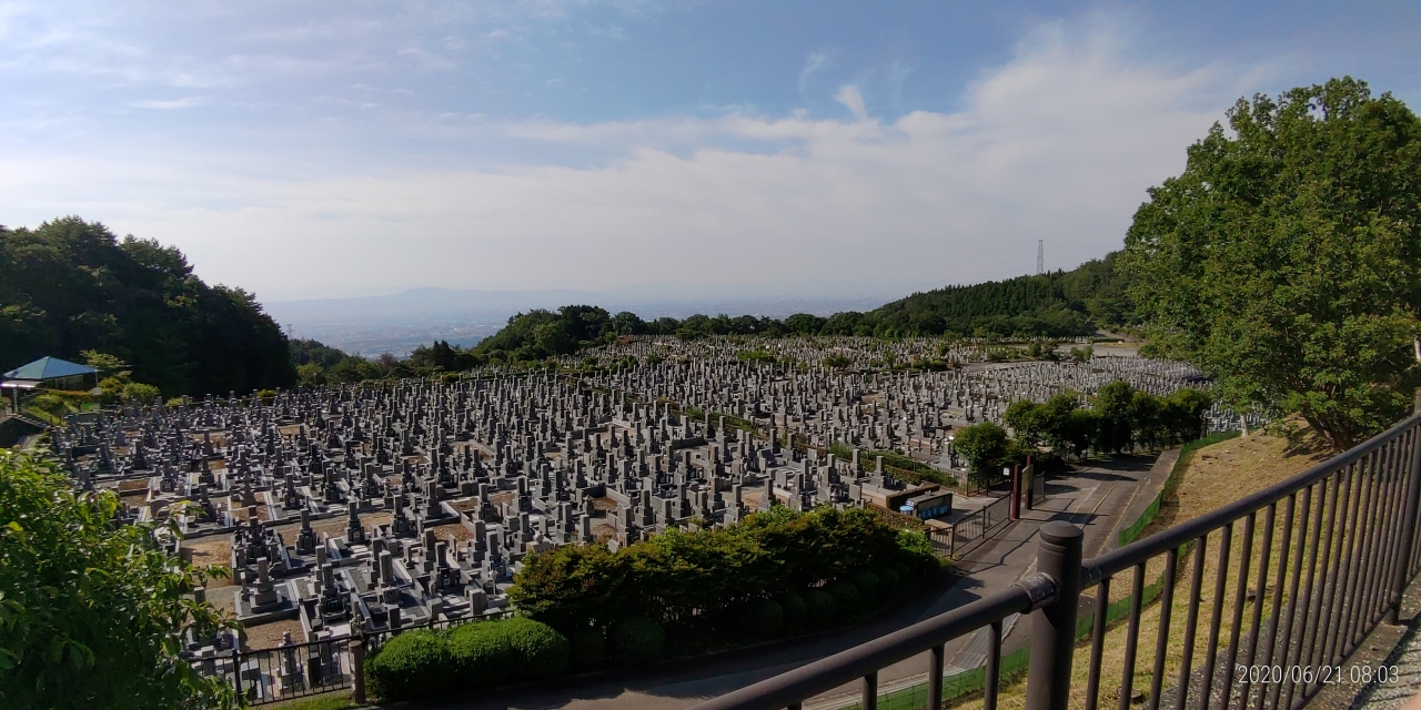 11区1番墓所から園内（南）風景