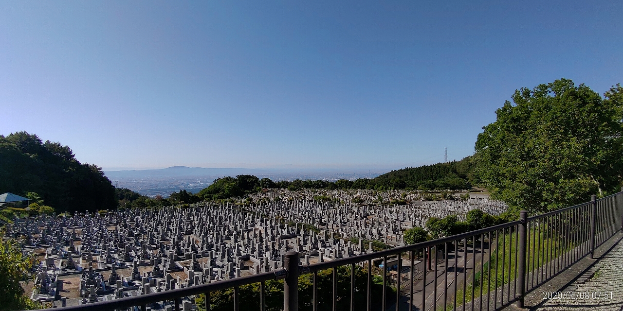 11区1番墓所から園内（南）風景