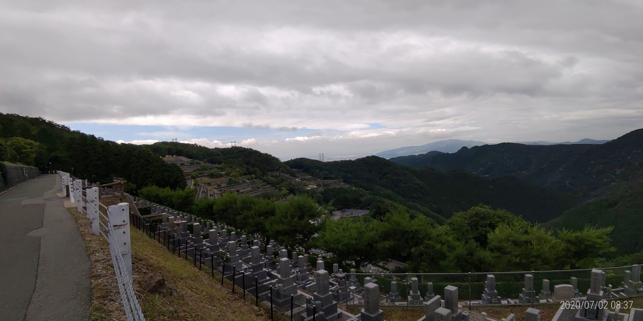 8区3/4番枝道から階段墓所風景