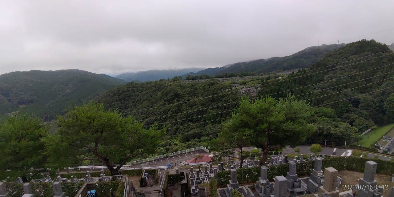 8区4番枝道駐車場から園内風景