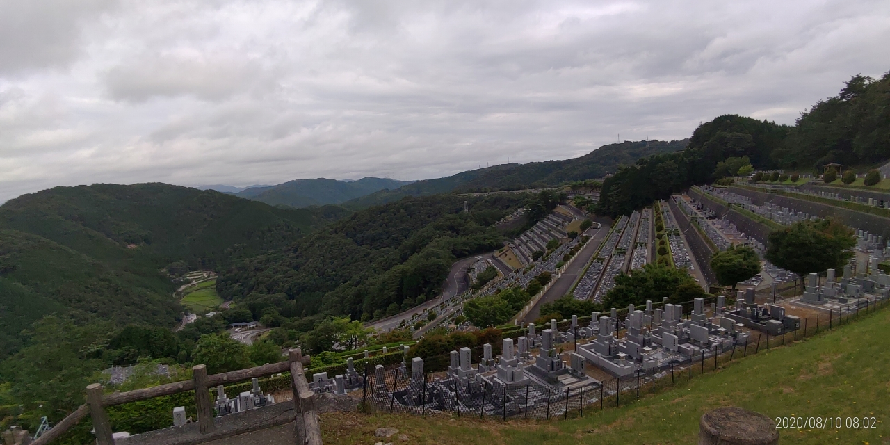 7区3番最上段駐車場から墓所（北）風景