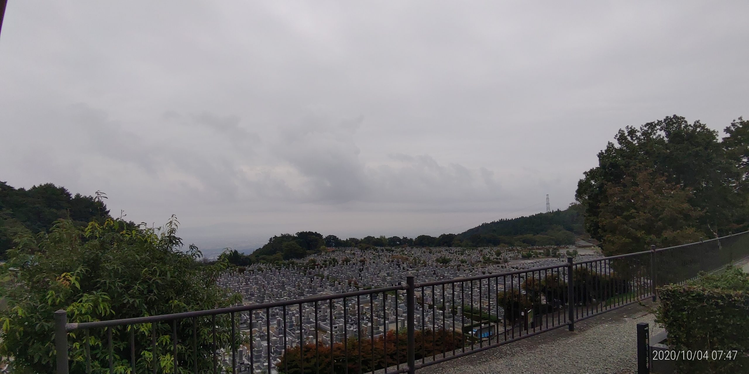 11区1番墓所から園内（南）風景