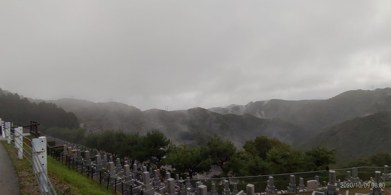 8区4/5番墓所枝道から階段墓域風景