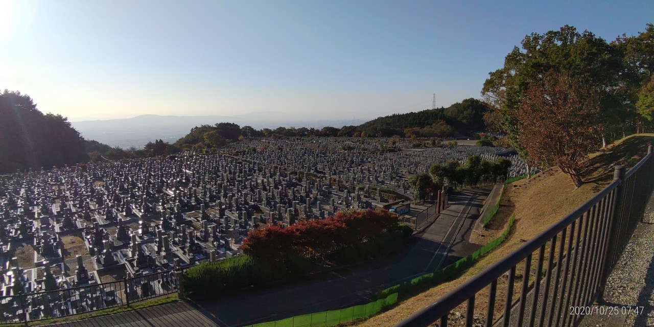 11区1番墓所から園内（南）風景