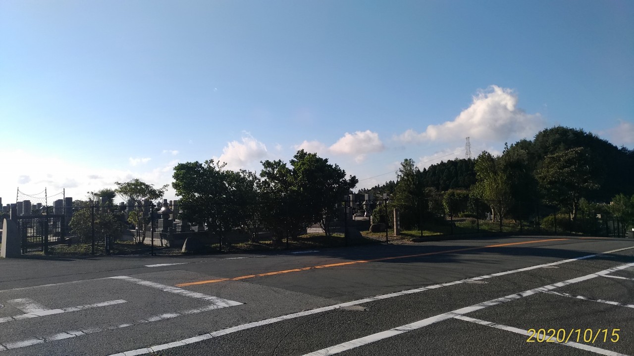 11区7番墓所から園内（南）風景