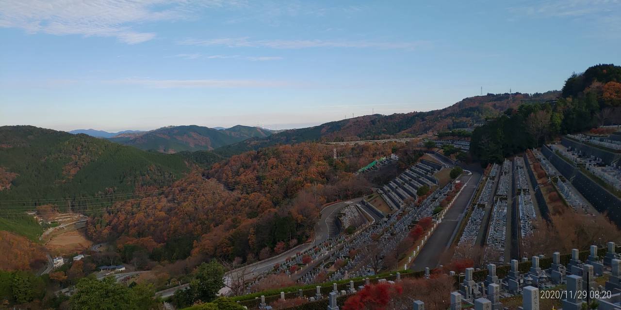 7区3番墓所上段駐車場から園内府警