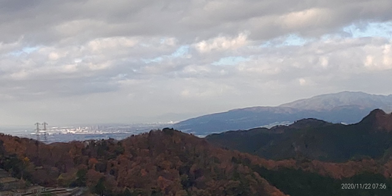 8区4番枝道から神戸・西宮市街六甲山系