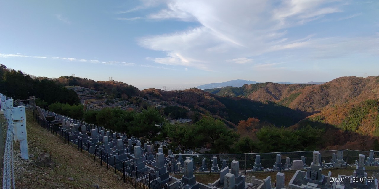 8区4/5番墓所から階段墓域（南西）風景