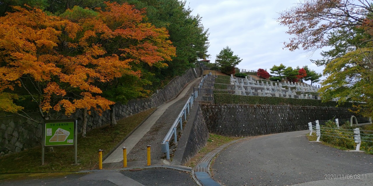 8区5番墓所駐車場からの風景