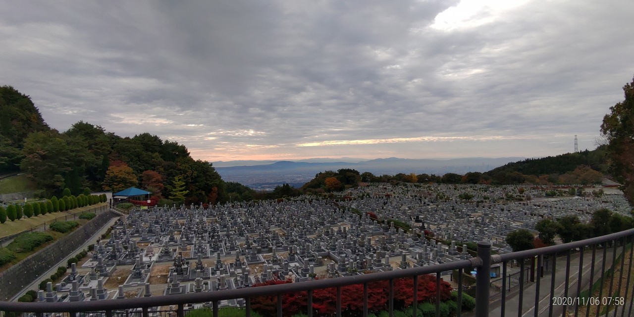 11区1番墓所から園内（南）風景