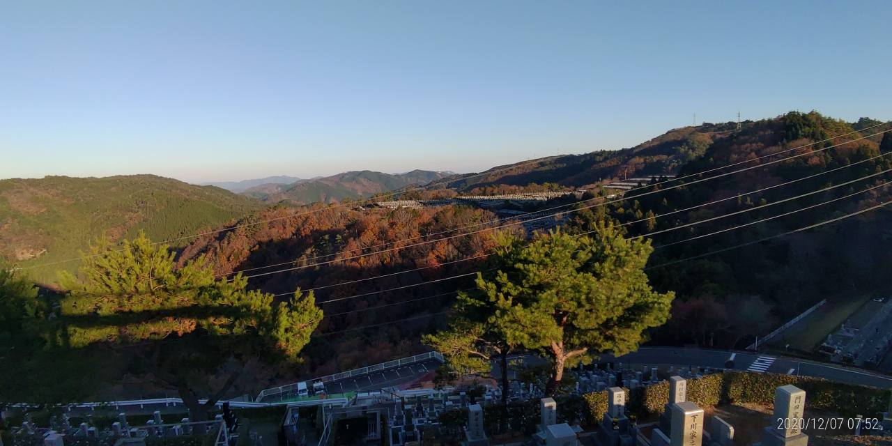 8区4番墓所枝道駐車場から風景