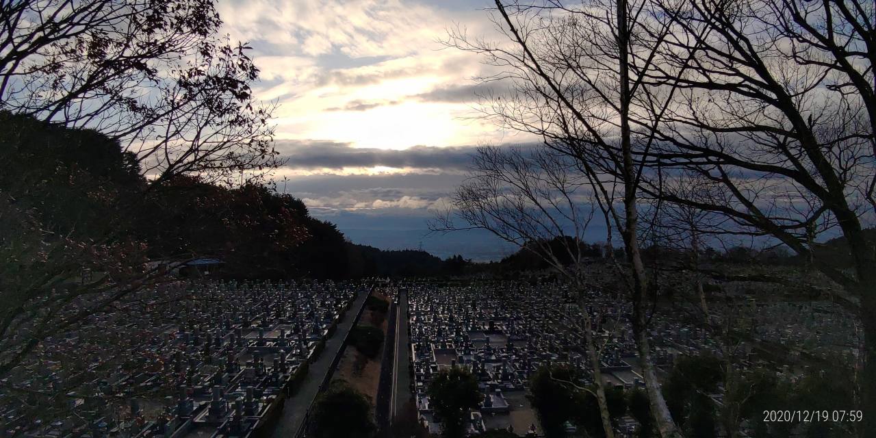 11区1番墓所から園内（東）風景