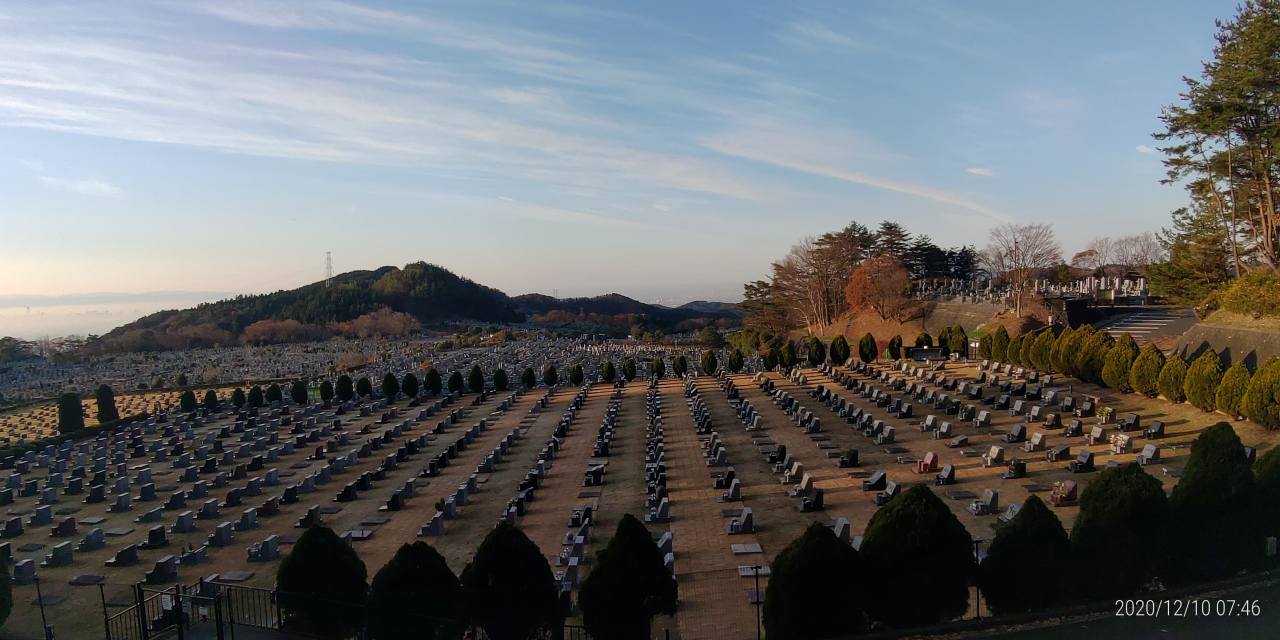 11区2番芝生墓所から南西風景