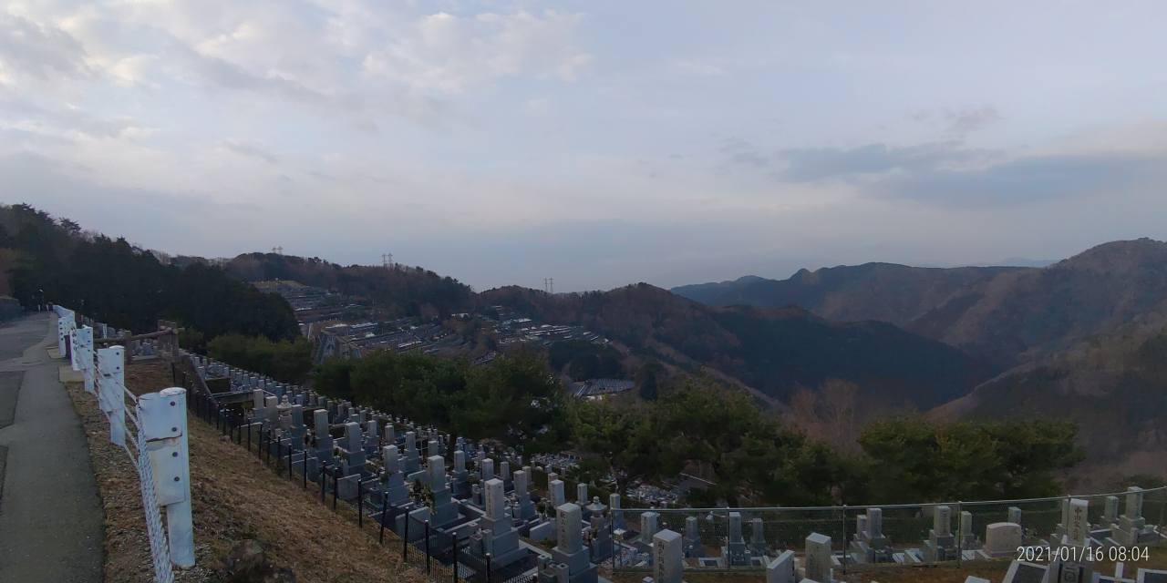 8区4/5番墓所枝道から園内（南西）風景