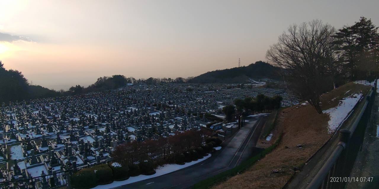 11区1番墓所から園内（南）風景