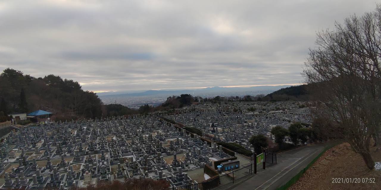 11区1番墓所から園内（南）風景