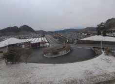 霊園北入口から園内風景