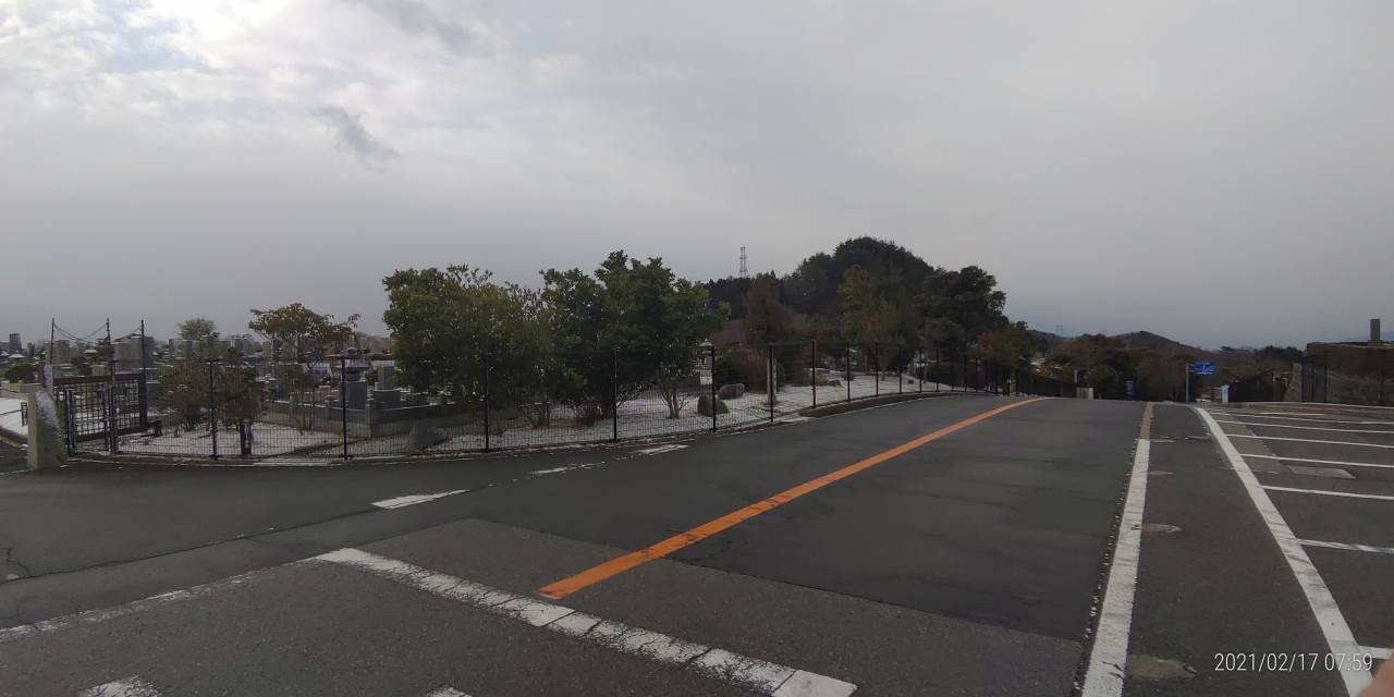 バス通り・（東向）1区6番墓所風景