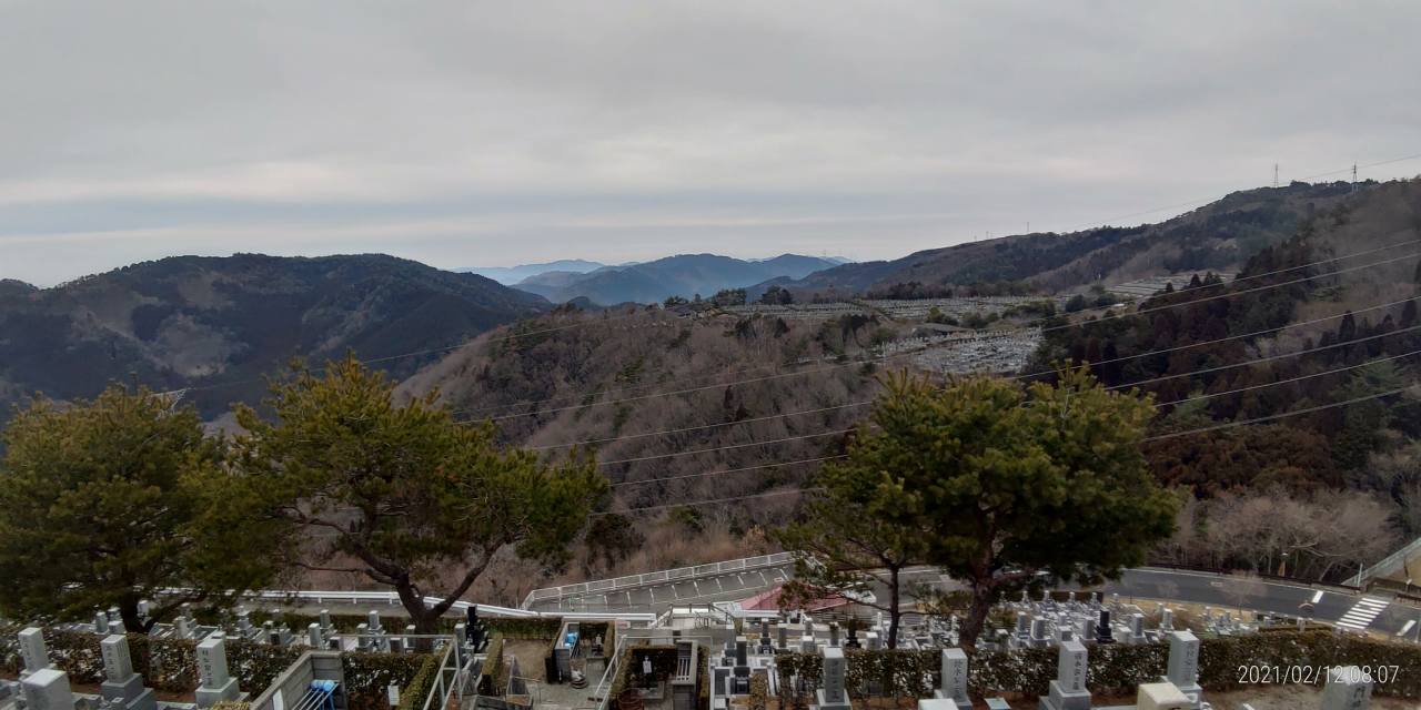 階段墓所・8区4番枝道駐車場（北）風景