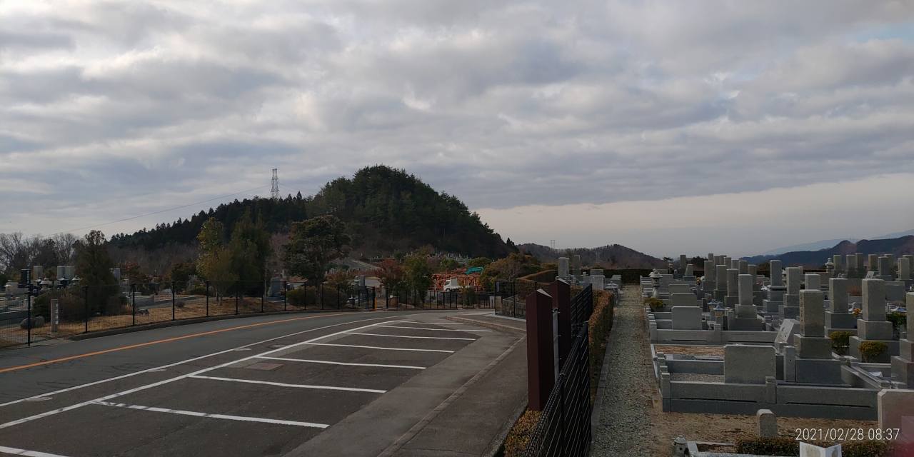 11区6番墓所から園内（南）風景