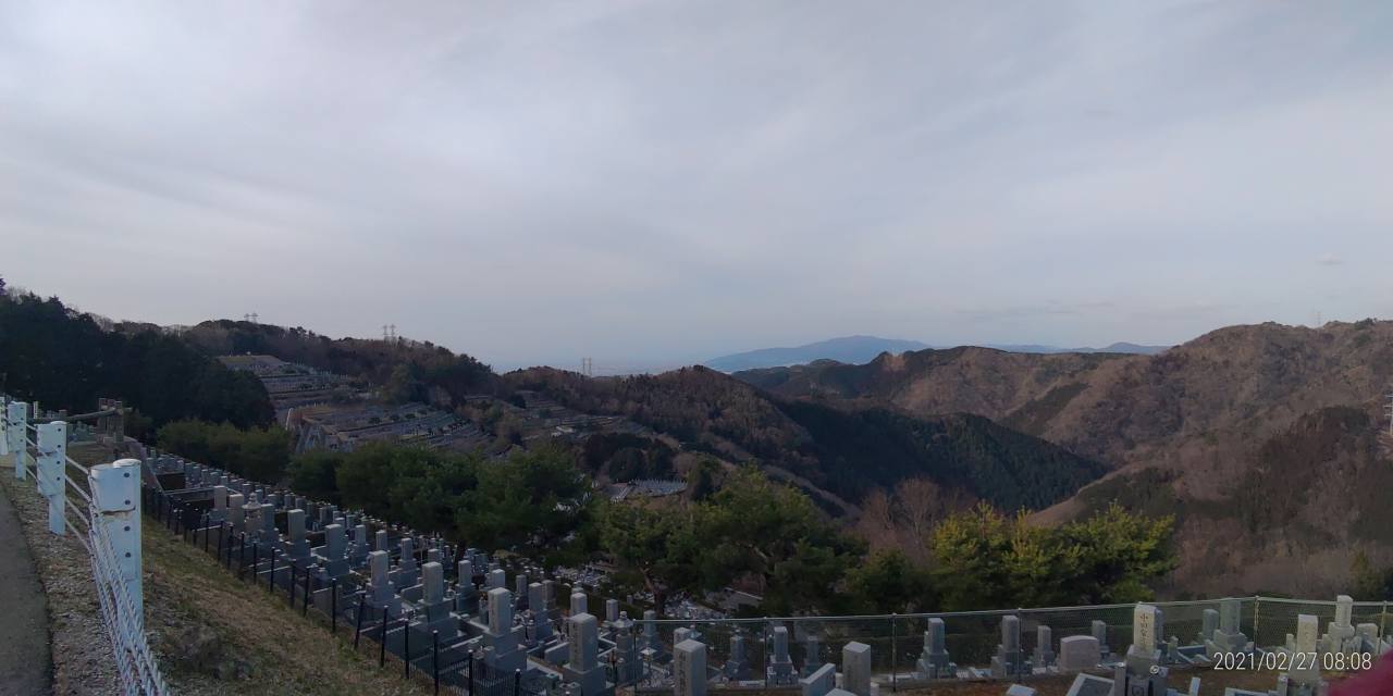 8区4/5番枝道から階段墓域風景