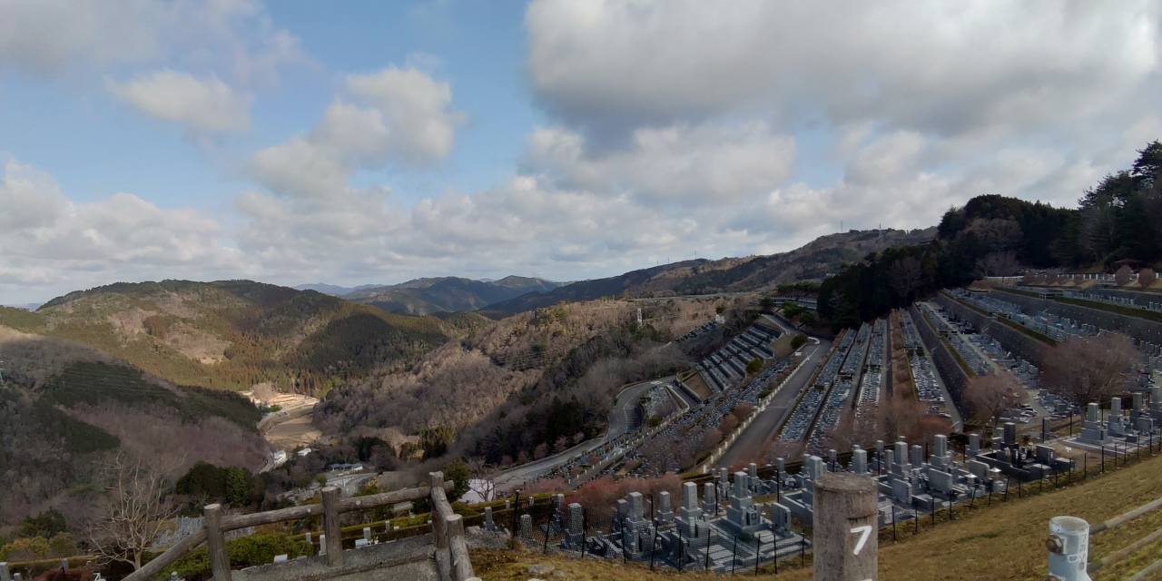 7区3番墓所上段駐車場から