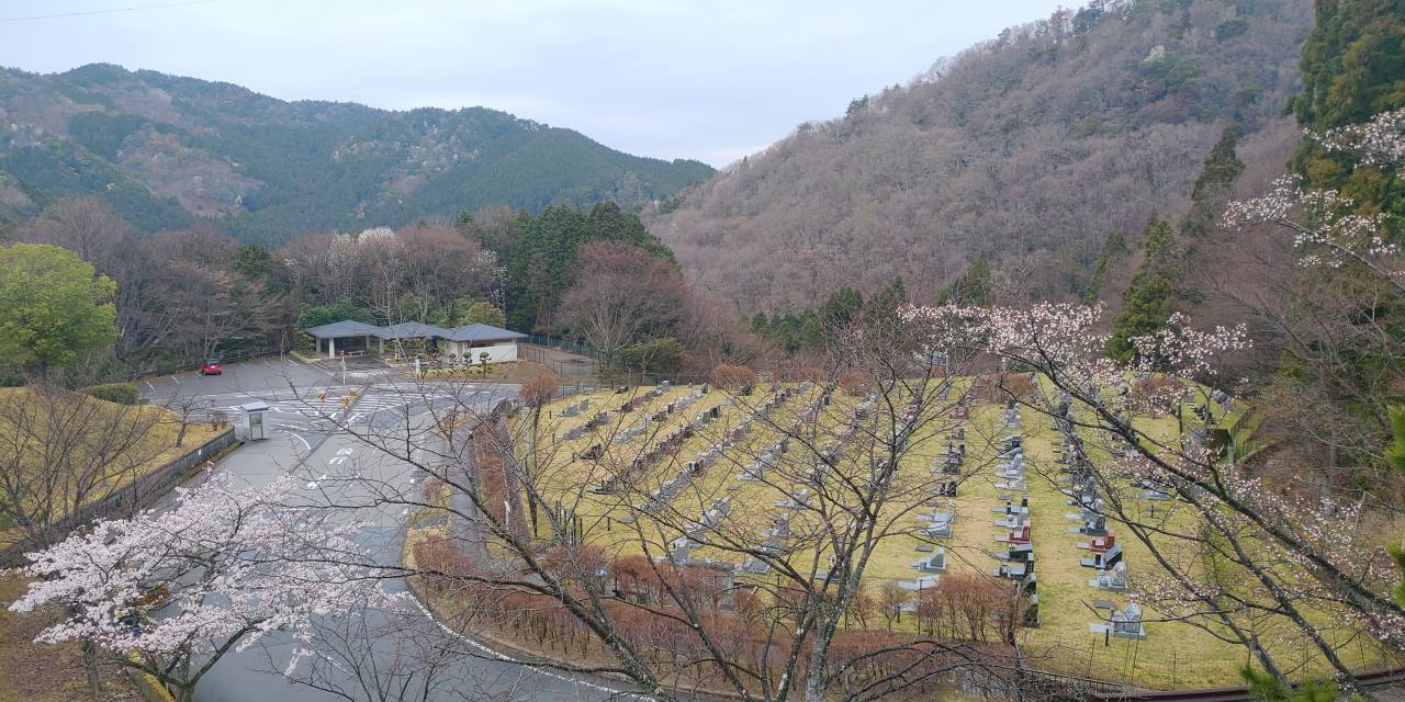 5区6番芝生墓所風景