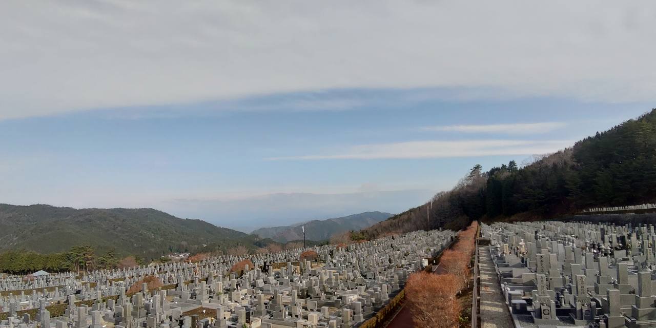 11区7番墓所から園内（北）風景