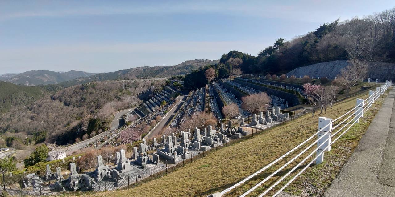 7区3番墓所上段駐車場から②