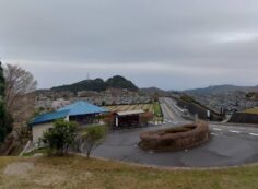 霊園北入口から園内風景