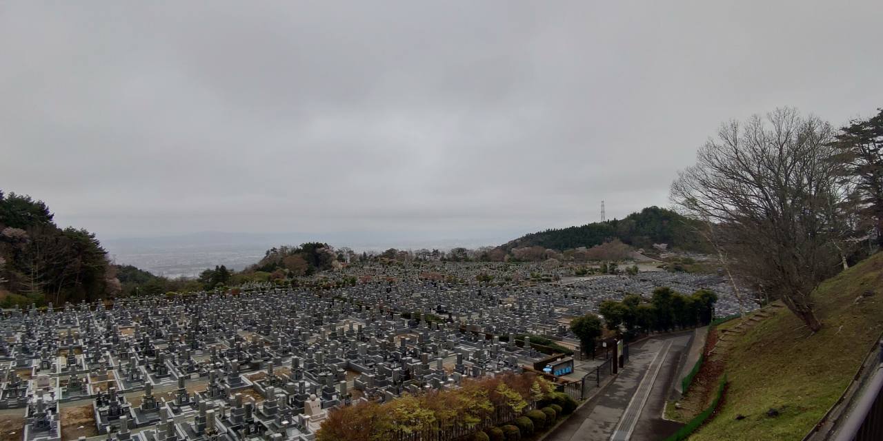 11区1番墓所から園内（南）風景