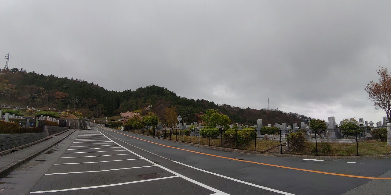 バス通り（北東向き）北入り口風景