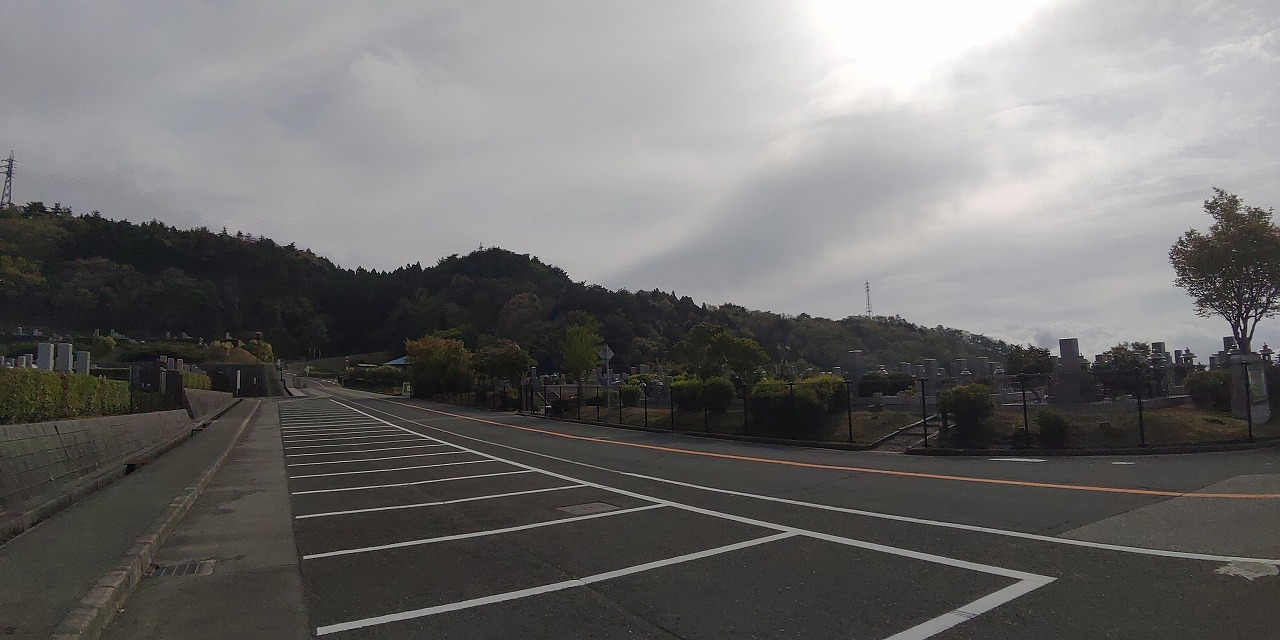 バス通り（北東向き）北入り口風景