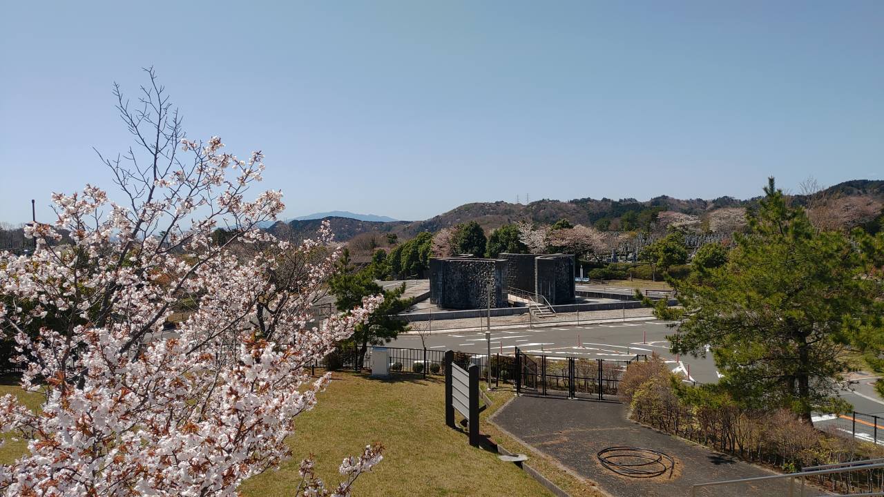 （11時～）臨時駐車場からモニュメント風景　