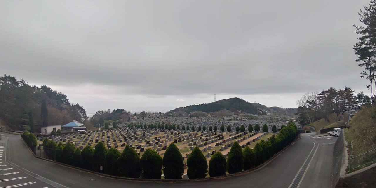 11区2番芝生墓所から園内風景