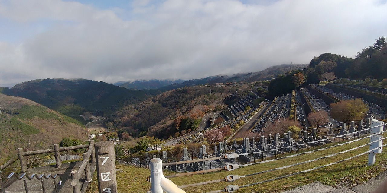 7区3番墓所上段駐車場から風景