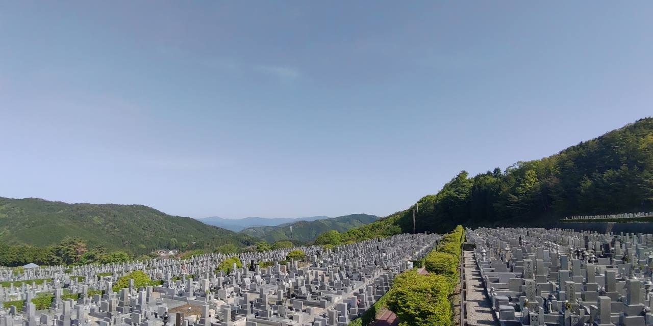 11区7番墓所から園内（北）風景