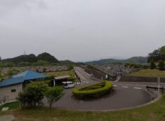 霊園北入口から園内風景